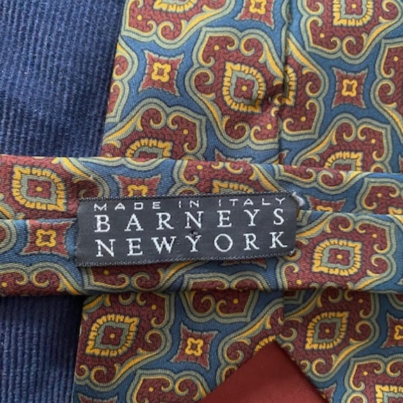 VINTAGE BARNEYS NEW YORK SILK TIE ---- MADE IN ITALY - Picture 6 of 7